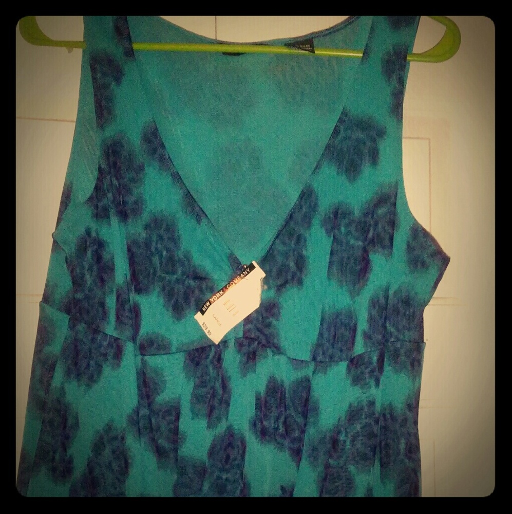 New york and company rose silky sleeveless top